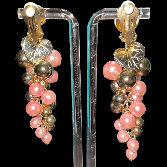 Pretty Pink and Gold Fashion Grape Cluster Clip Earrings - Picture 4 of 4